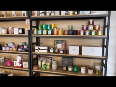 شمعة معطرة برائحة الغاردينيا مصنوعة يدوياً من ديفيد بلاستر جبس لعيد الميلاد