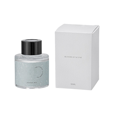 Fragrance Unique Sense Car Aromatherapy Essential Oil خالية من الحرائق مع حصيرة غير قابلة للانزلاق
