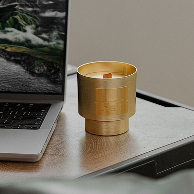 AROMA HOME علامة خاصة فريدة من نوعها على شكل فتيل خشبي فاخر من شمع الصويا المطلي بالذهب شمعة برطمانات معدنية هدية عيد الحب