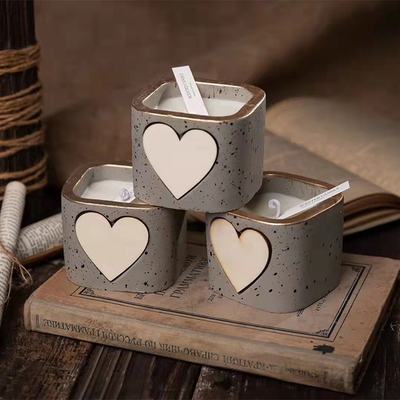 شمعة خضراء مربعة الشكل من نبات الصويا المختلط على شكل قلب مع تصميم قوي
