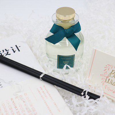 Aroma Reed Diffuser 126ml مجموعة هدايا فاخرة مع شريط أخضر وعلامة مخصصة