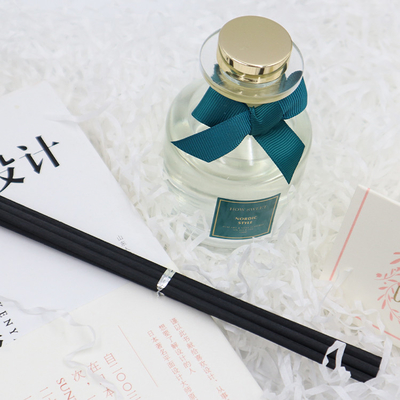 Aroma Reed Diffuser 126ml مجموعة هدايا فاخرة مع شريط أخضر وعلامة مخصصة