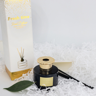 عطر أروما ريد ديفيوزر 100 مل زجاجة سوداء فاخرة مع غطاء ذهبي