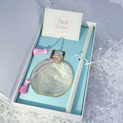 Aroma Reed Diffuser 130ml مجموعة هدايا فاخرة مع عقدة وردية وصندوق صلب