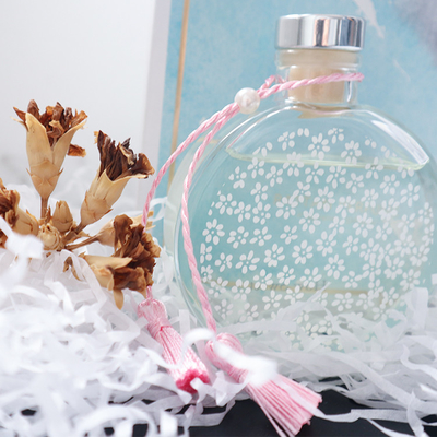 Aroma Reed Diffuser 130ml مجموعة هدايا فاخرة مع عقدة وردية وصندوق صلب