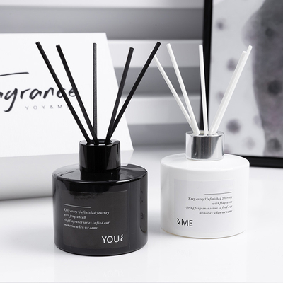 طقم ناشر عطري أسود وأبيض مخصص بملح البحر التين 150 مل × 2