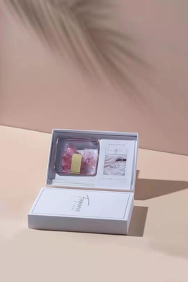 عطر ريد ديفيوزر سينامون كريسماس 120 مل مع رقائق فضية ذهبية